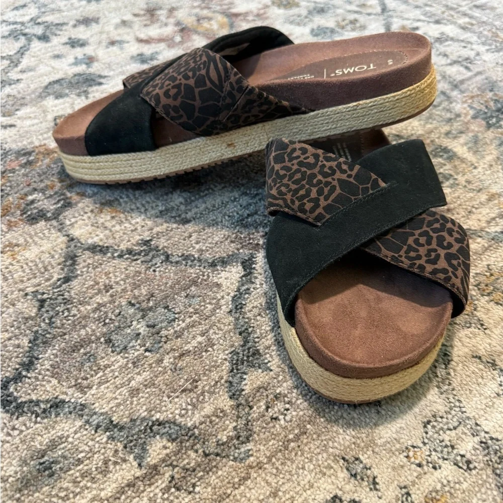 TOM’s Leopard Print Black Women's Sandals Size 9